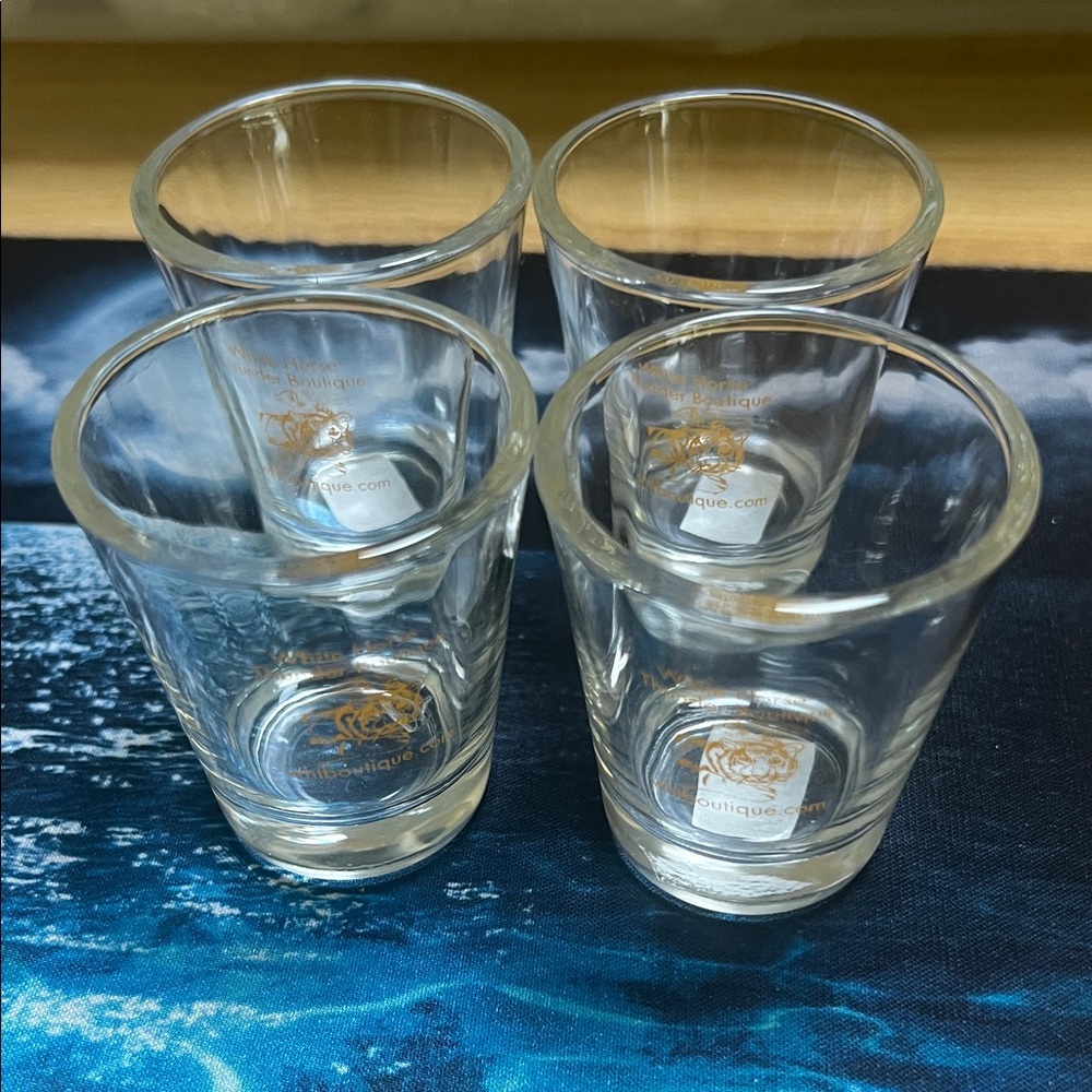 #0952** Thee Golden Tiger Art Shot Clear Shot Glasses 4 Set